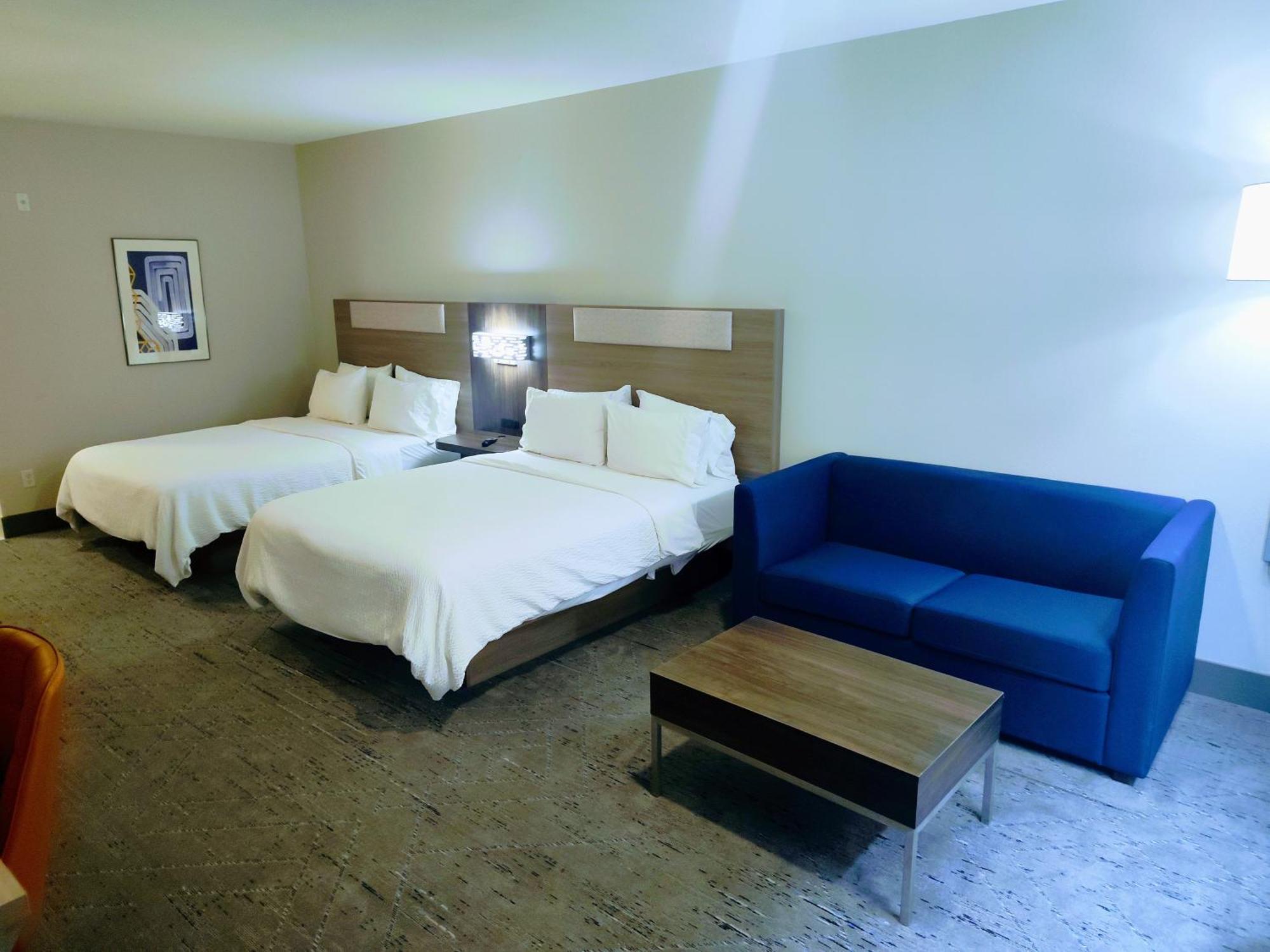 Holiday Inn Express Kenedy By Ihg Exteriér fotografie